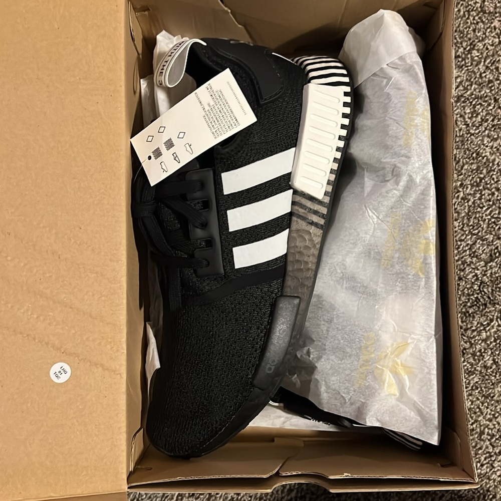 Adidas NMD R1 Men’s Size 11.5 New